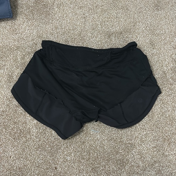 lululemon hotty hot shorts - Picture 4 of 4